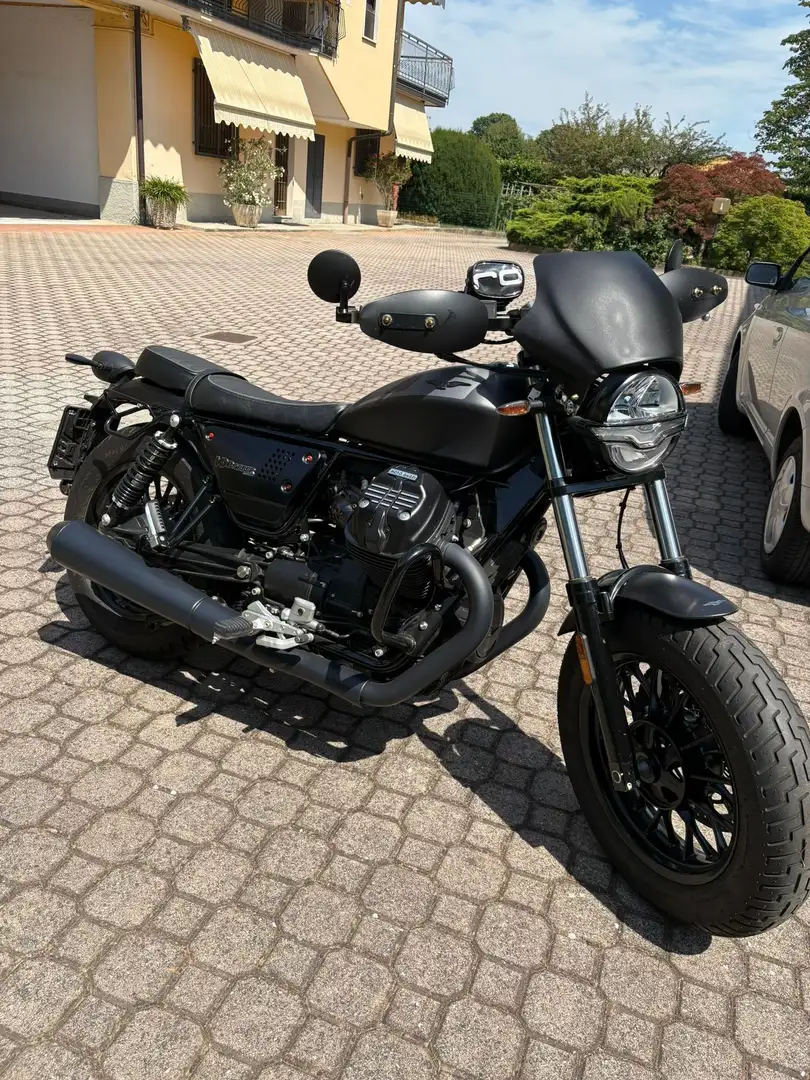 Moto Guzzi V 9 BOBBER Czarny - 2
