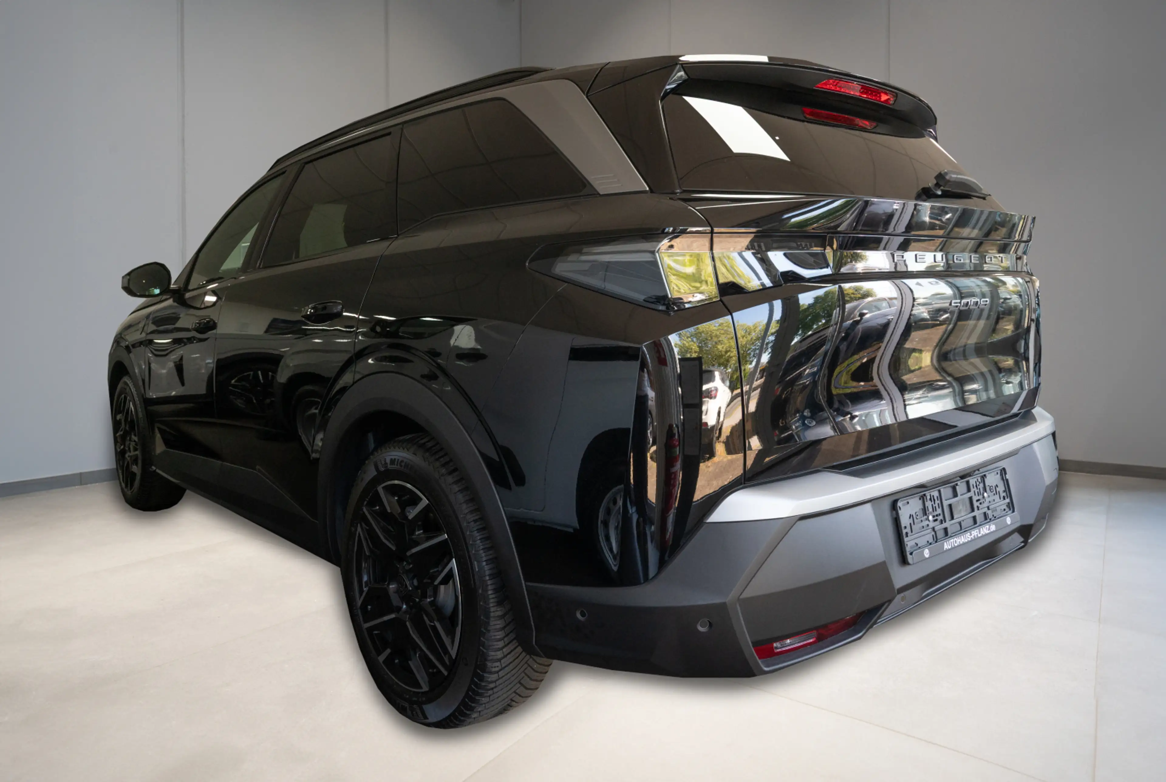 Peugeot 5008 GT HYBRID 145 e-DSC6 — photo 4