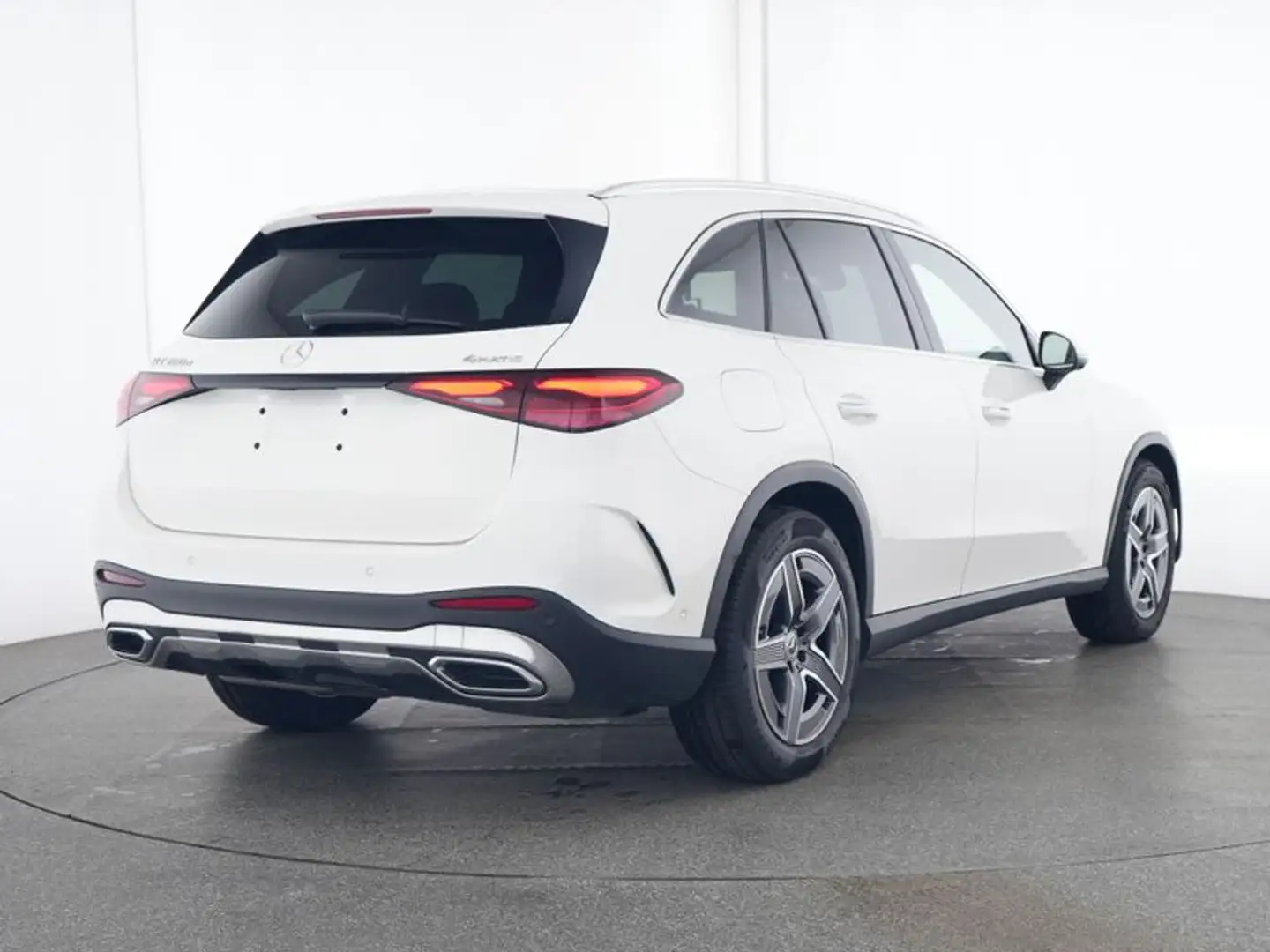 Mercedes-Benz GLC 220 d 4M AMG PREMIUM/PANO/AHK/STANDHZG/SHZ Fehér - 2
