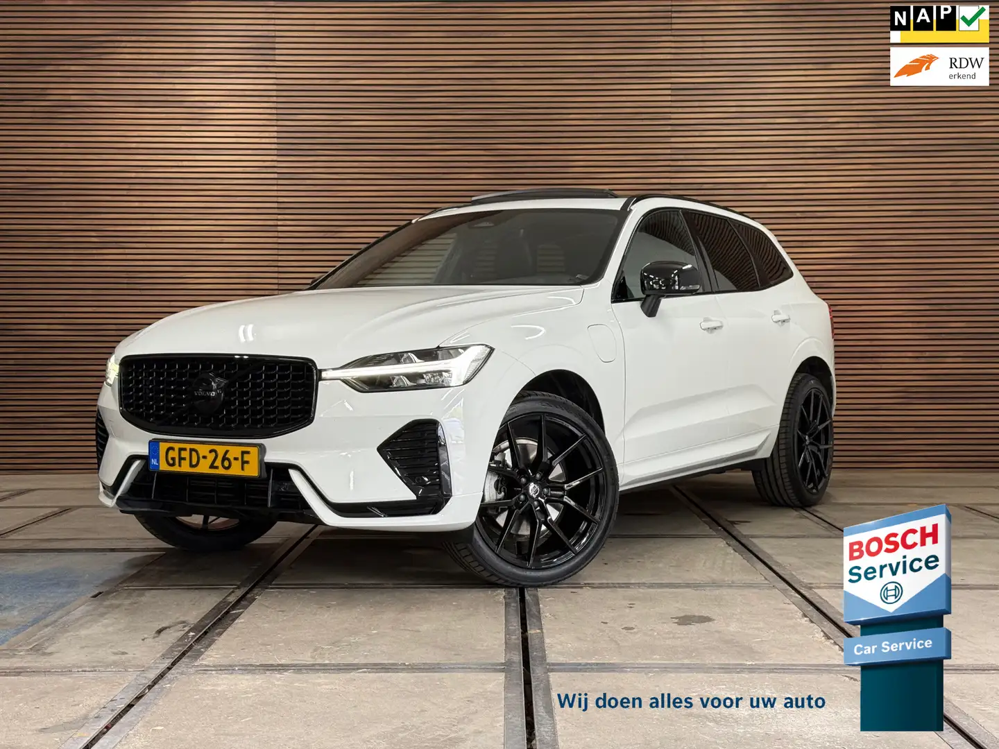 Volvo XC60 2.0 T6 Ultimate Dark R-Design Plug-in Hybrid Recha Wit - 1