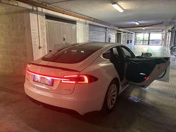 100 D