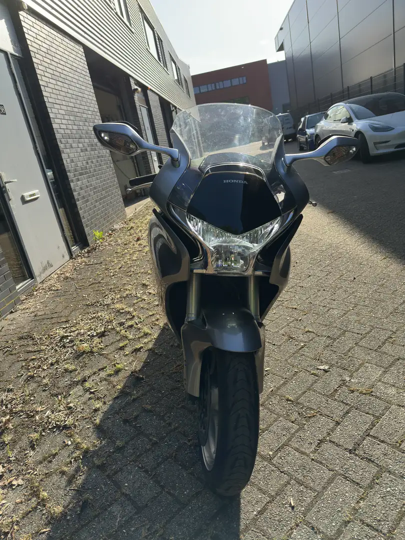 Honda VFR 1200 F - 2