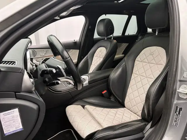 Mercedes-Benz C-Class view 18