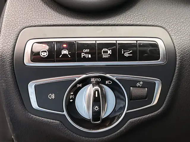 Mercedes-Benz C-Class view 22