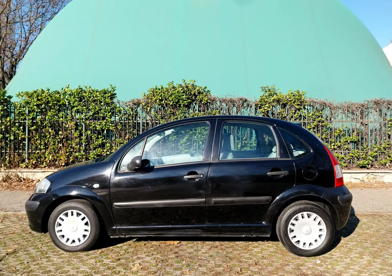 Citroen C3 1.1 Elegance Nero - 2