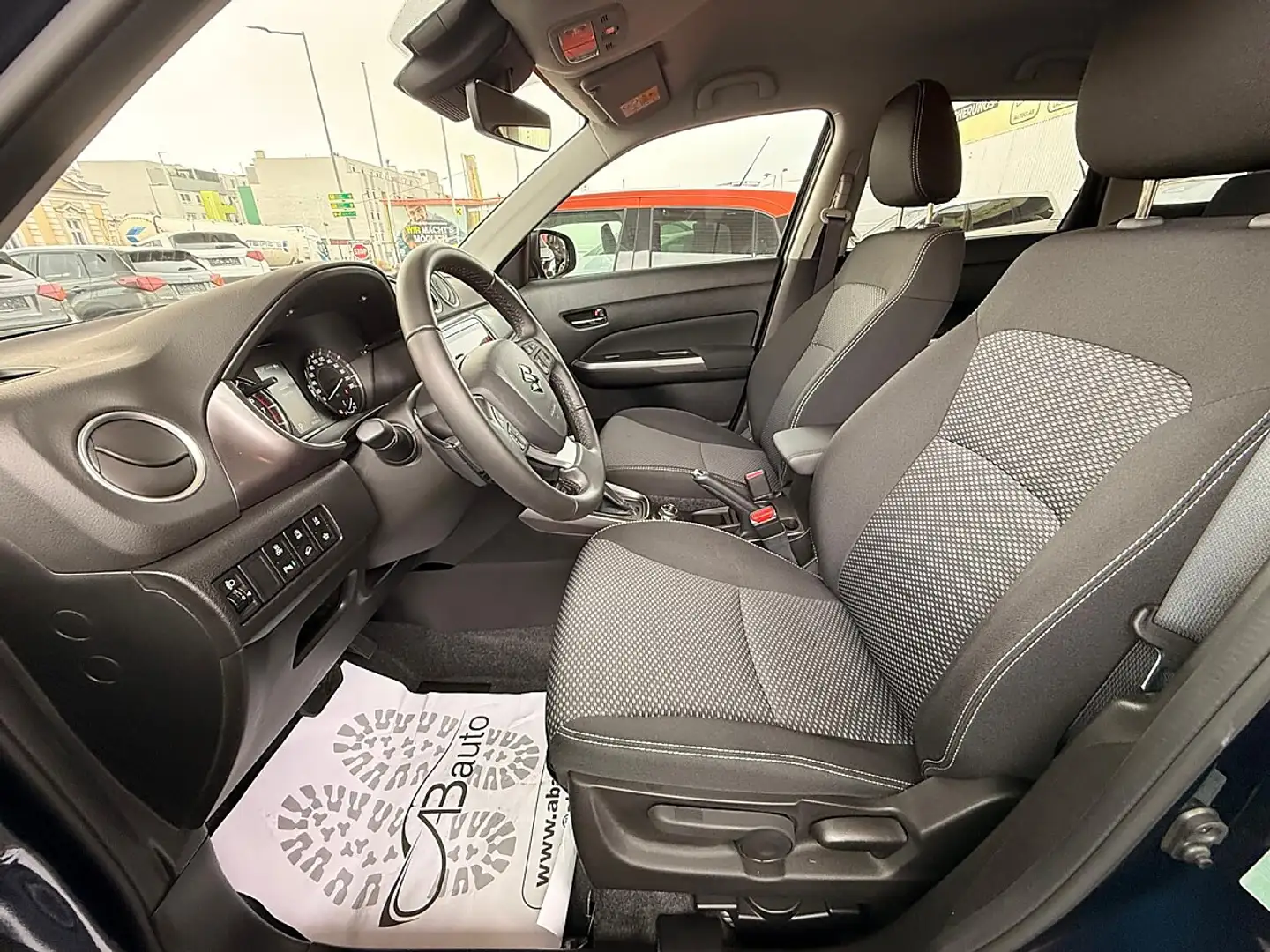 Suzuki Vitara 1,4 Hybrid ALLGRIP shine Aut. Schwarz - 2