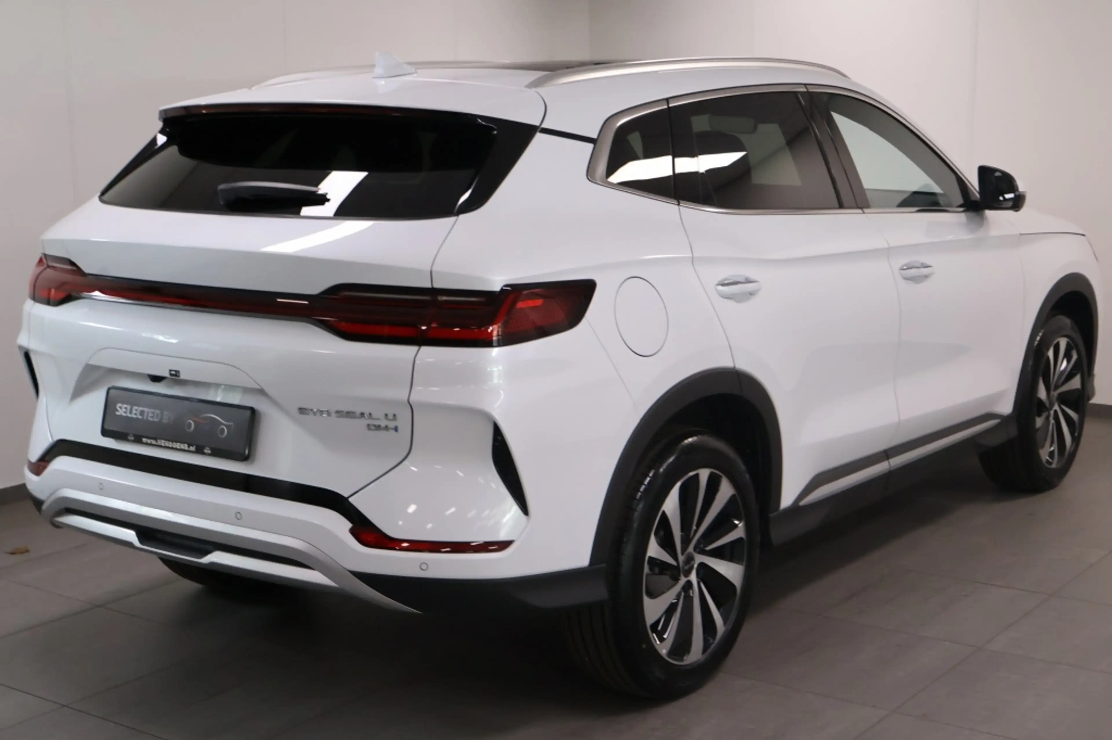 BYD Seal U 1.5 DM-i FWD Boost | BYD Specialist DEMO — photo 3