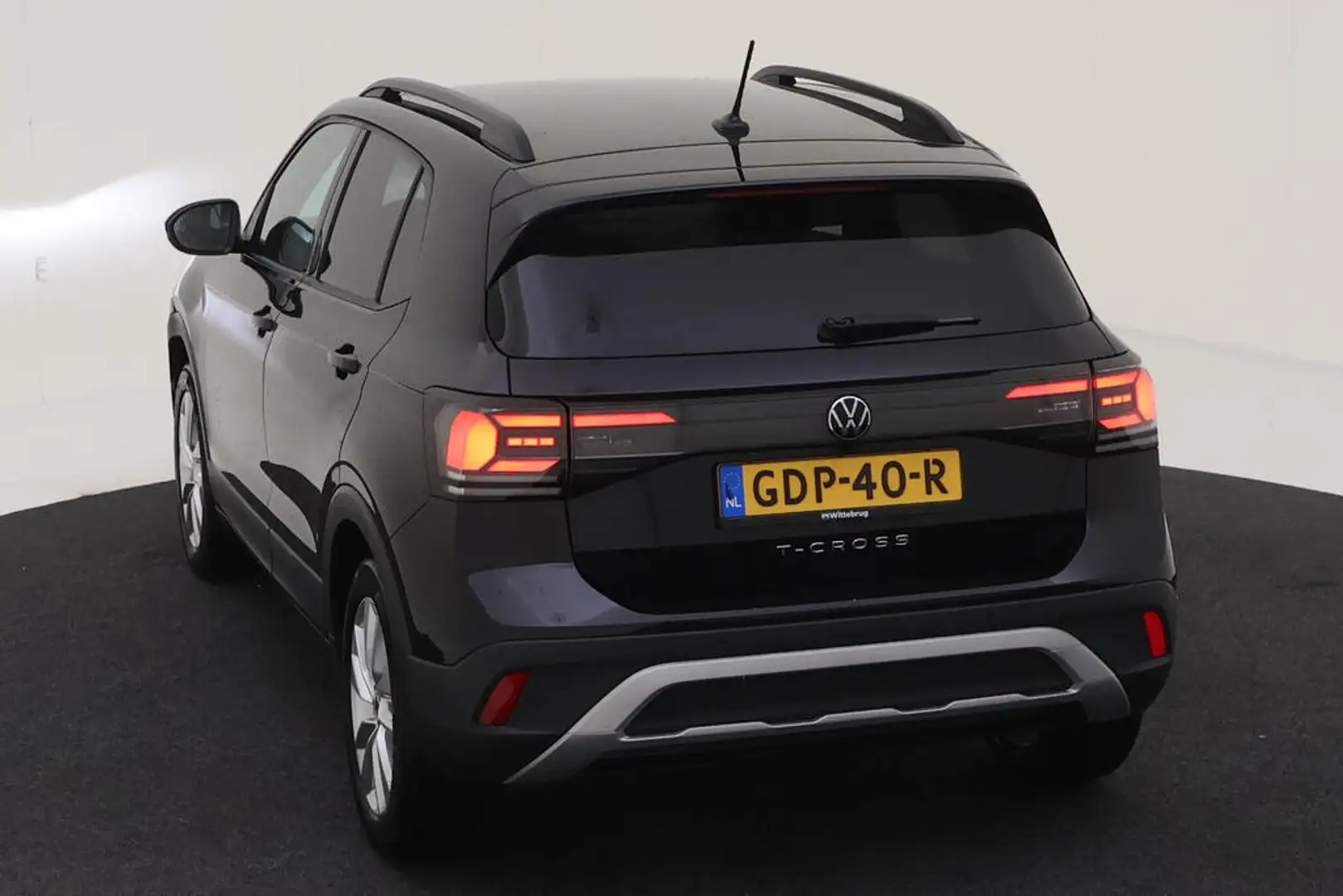 Volkswagen T-Cross 1.0 TSI Life Edition / FABRIEKSGARANTIE T/M 6-2028 Zwart - 2