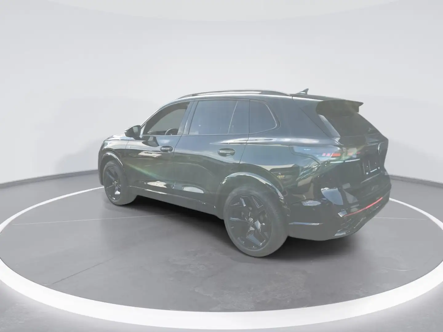 Volkswagen Tiguan 1.5eTSI/150PK R-Line DSG · Panoramadak · Massagefu Zwart - 2