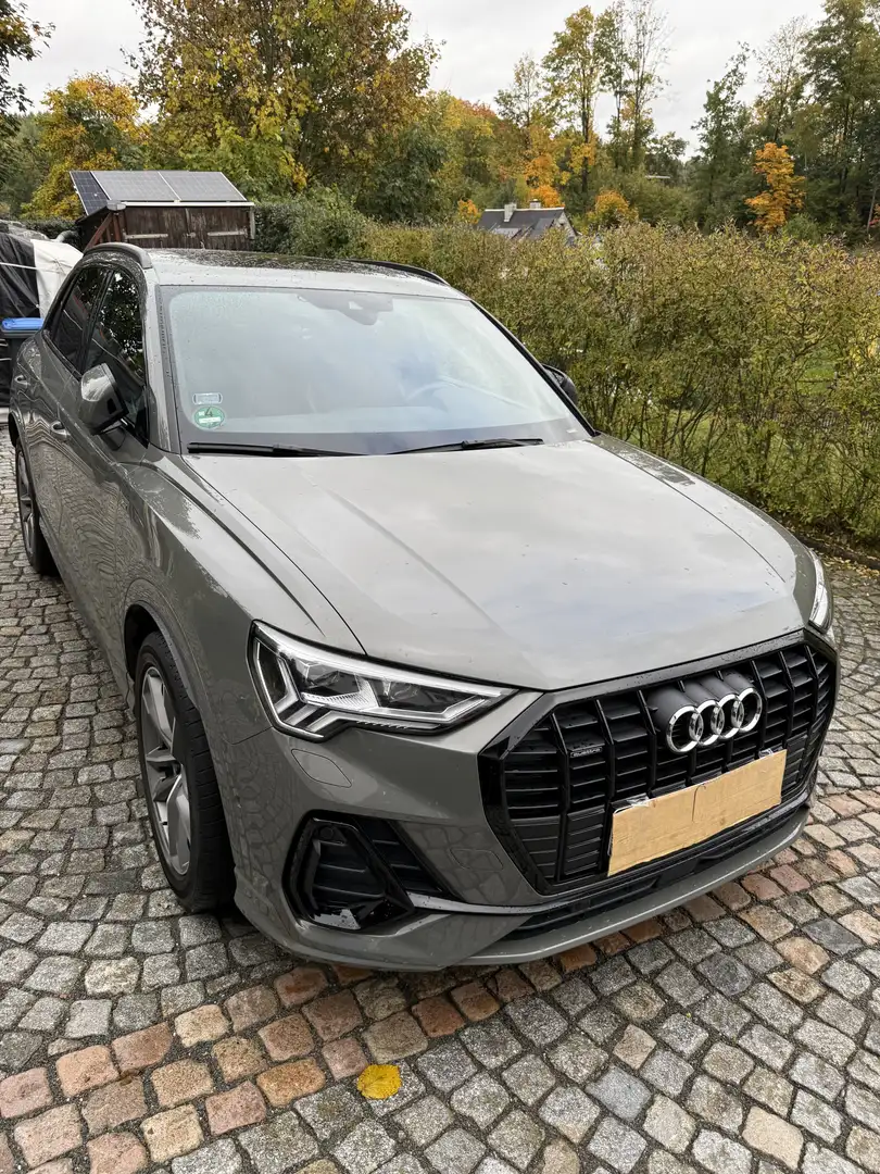Audi Q3 45 TFSI quattro S tronic line Grau - 2
