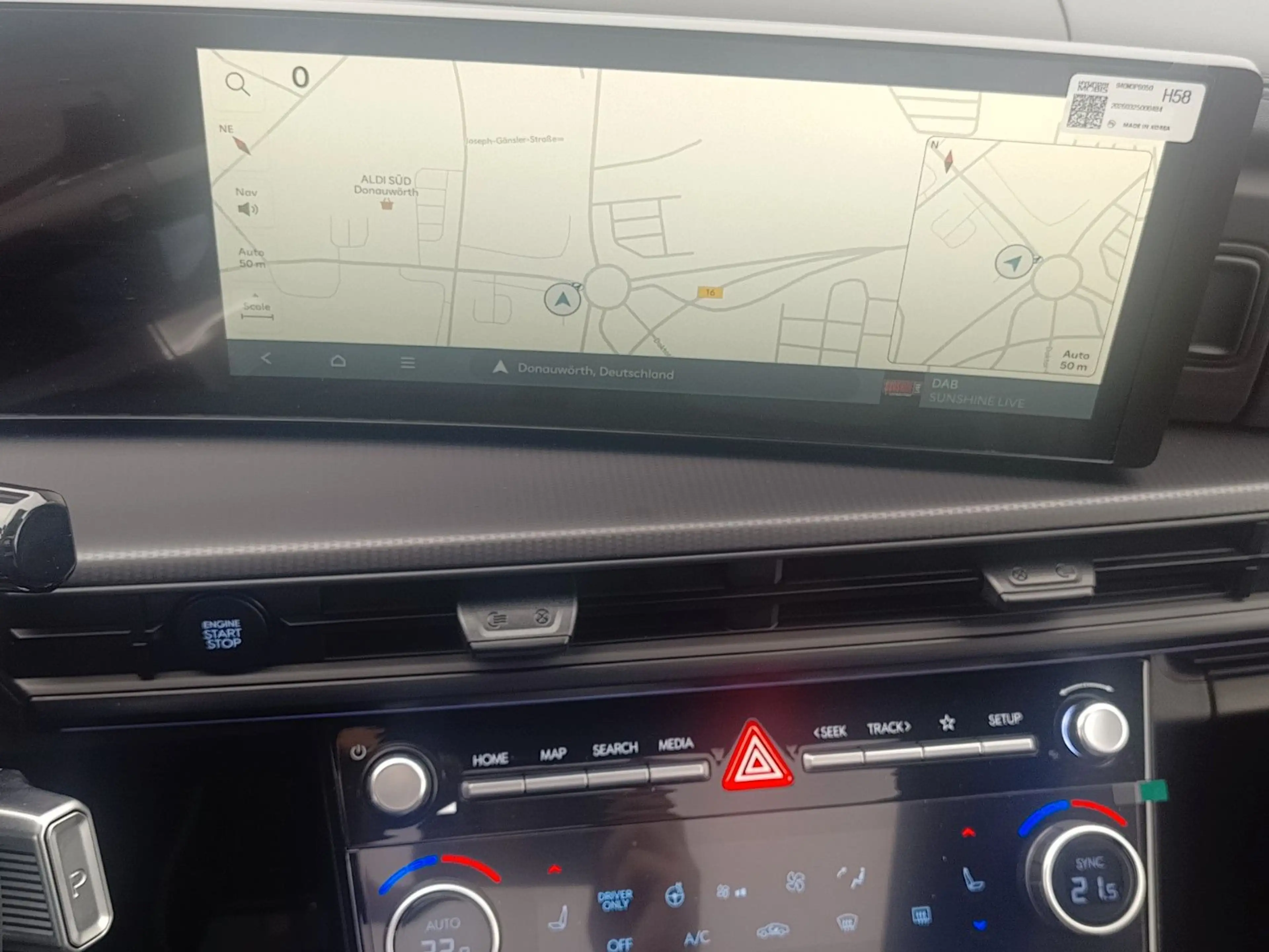 Hyundai SANTA FE 1.6 T Hybrid 176kW 2WD Blackline Pano — photo 11