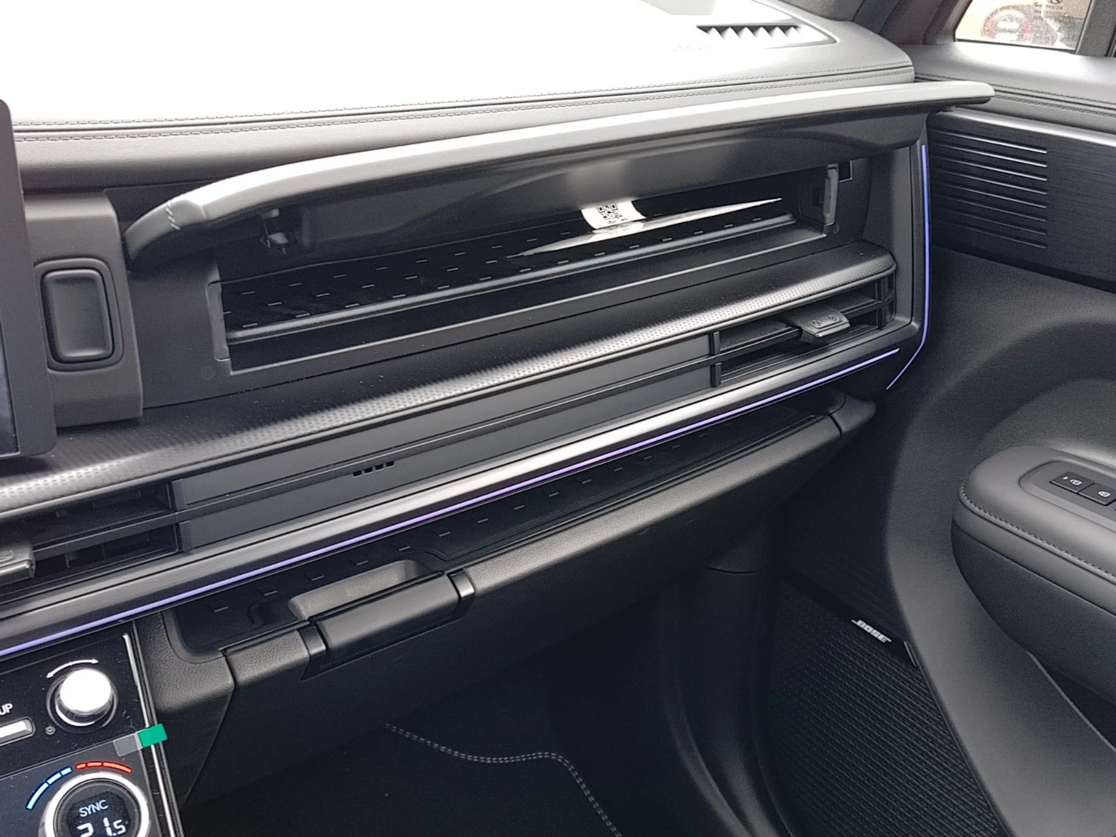 Hyundai SANTA FE 1.6 T Hybrid 176kW 2WD Blackline Pano — photo 14