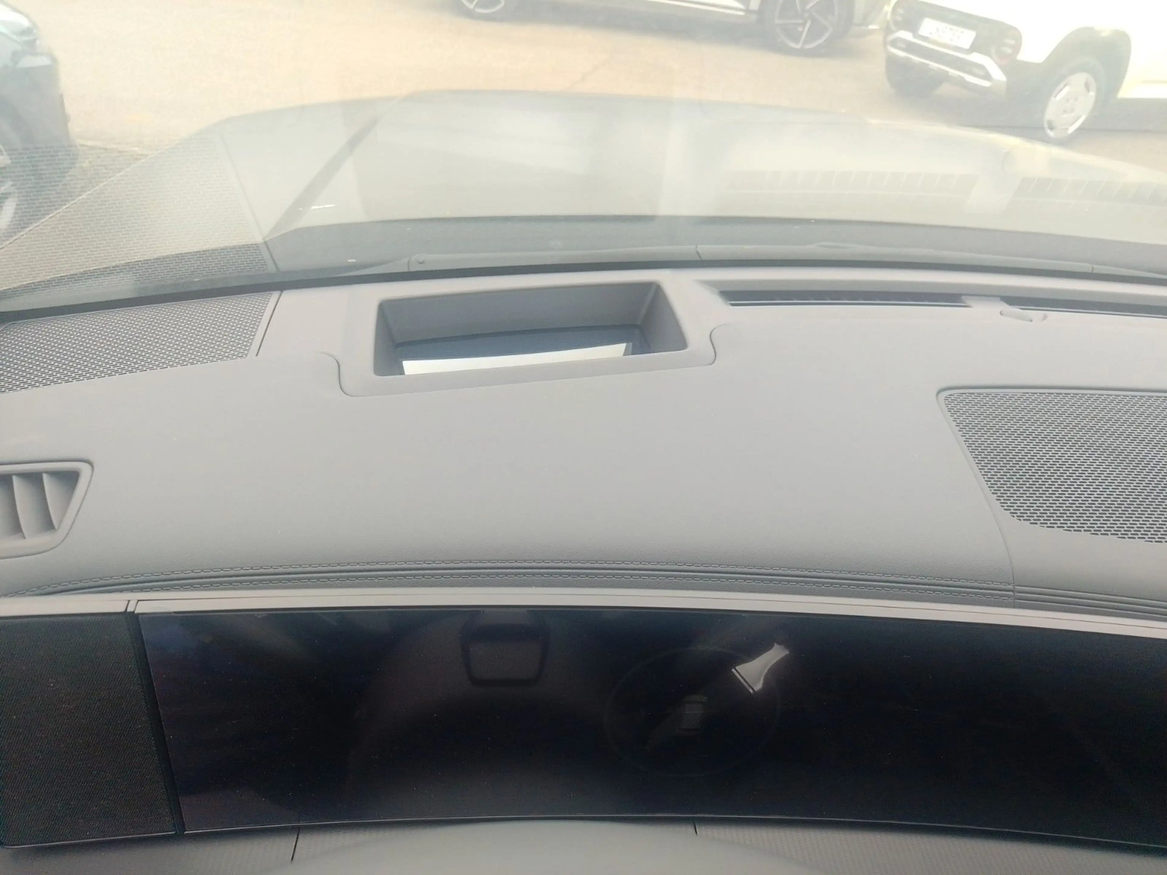 Hyundai SANTA FE 1.6 T Hybrid 176kW 2WD Blackline Pano — photo 8