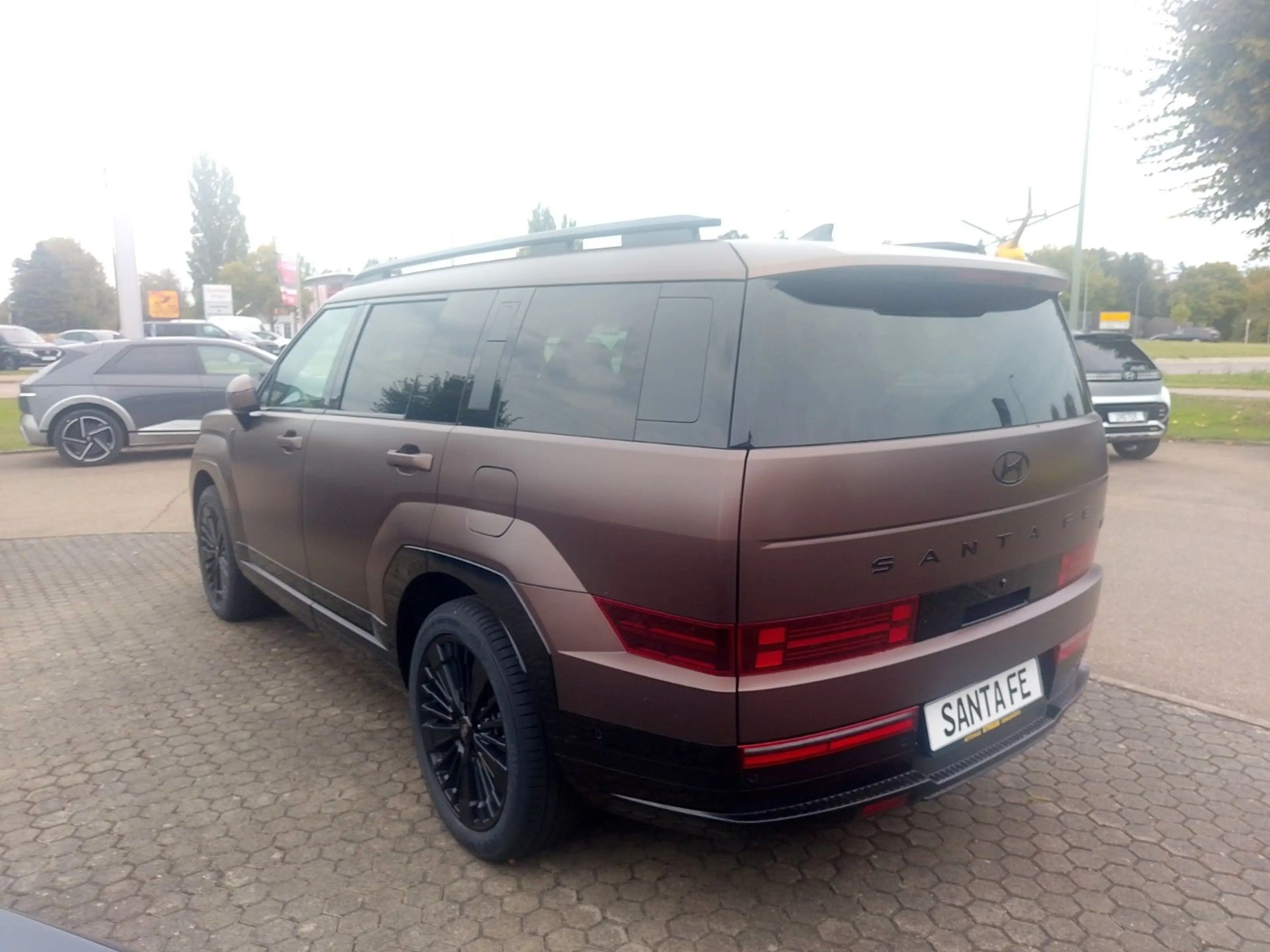 Hyundai SANTA FE 1.6 T Hybrid 176kW 2WD Blackline Pano — photo 4