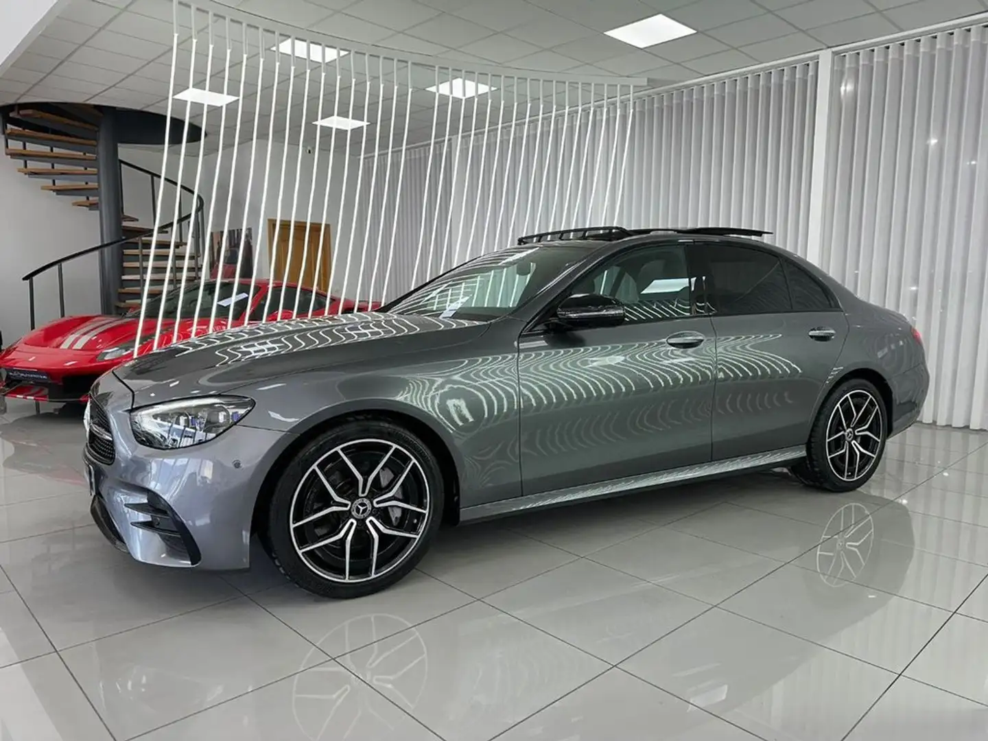 Mercedes-Benz E 220 d Gris - 2