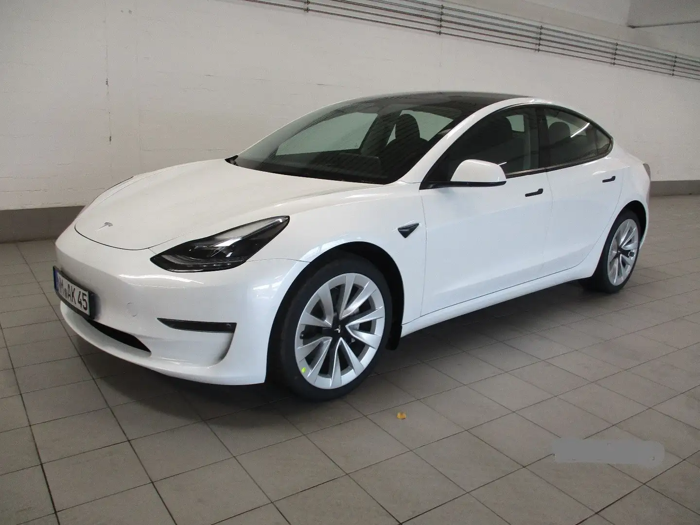 Tesla Model 3 Allradantrieb mit Dualmotor Long Range Weiß - 1