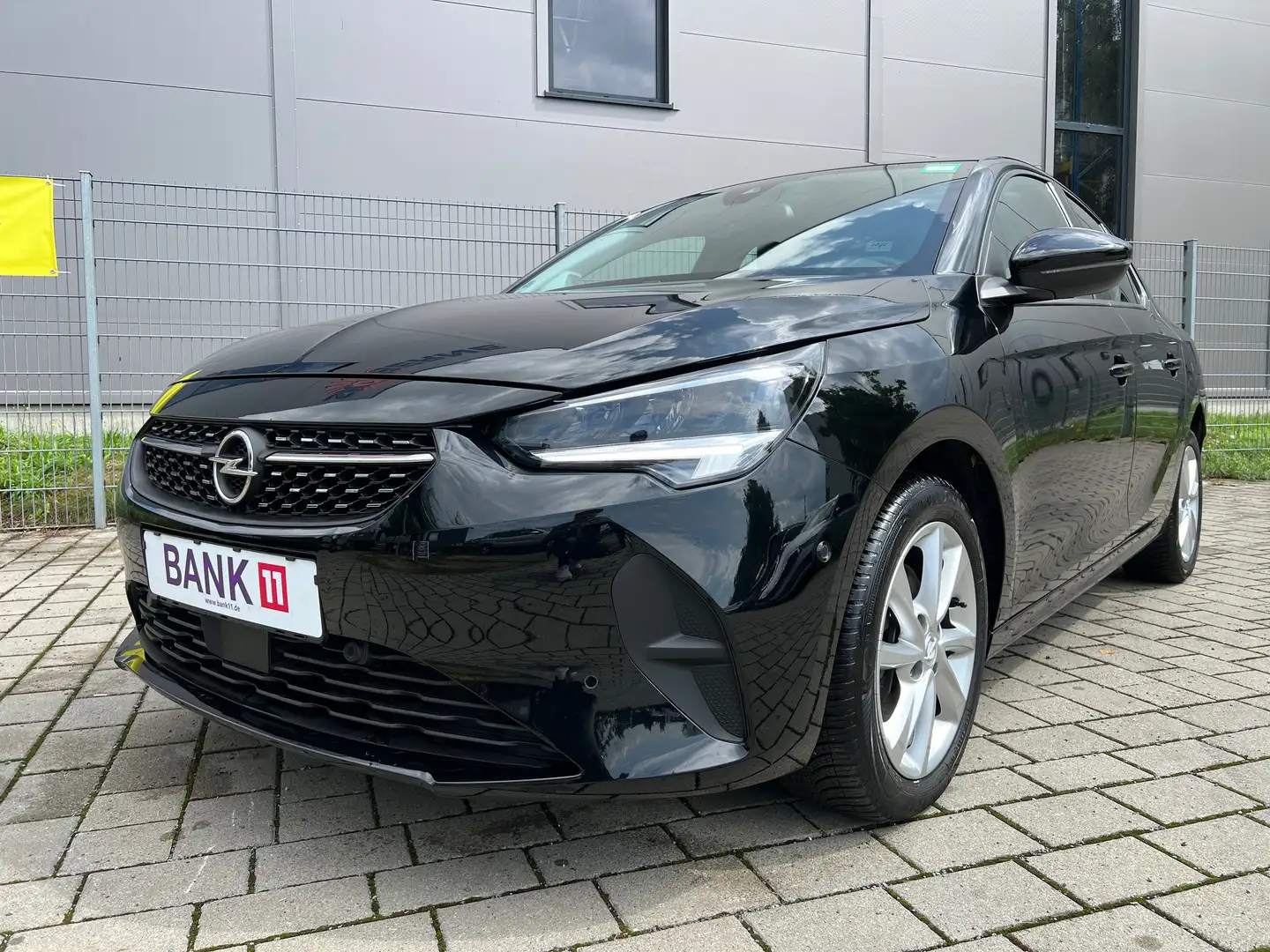 Opel Corsa Elegance/Automatikgetriebe/TÜV NEU/20.305TKM Schwarz - 1