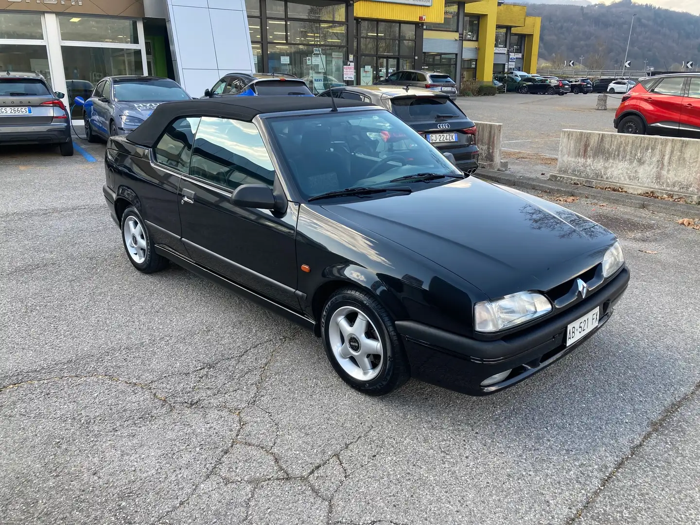 Renault R 19 Renault 19 Cabriolet 1.8 Benzina – 77.000 km – Ottime condizioni Negro - 2