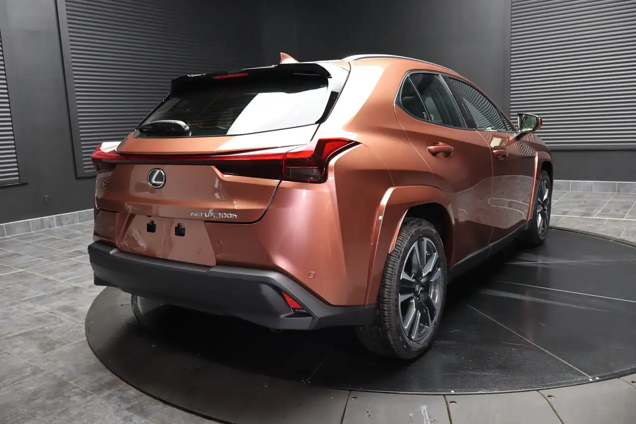 Lexus UX photo Lexus UX
