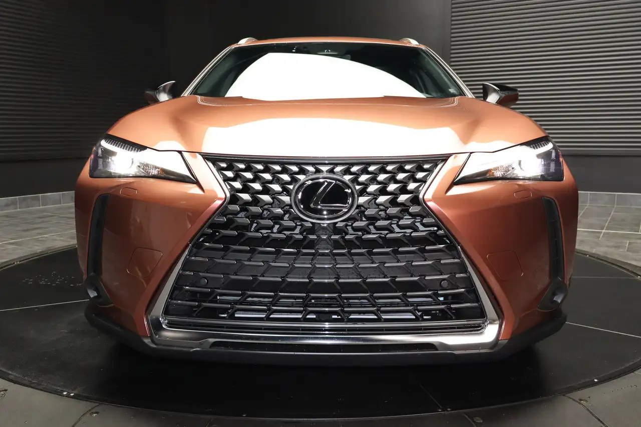 Lexus UX photo Lexus UX