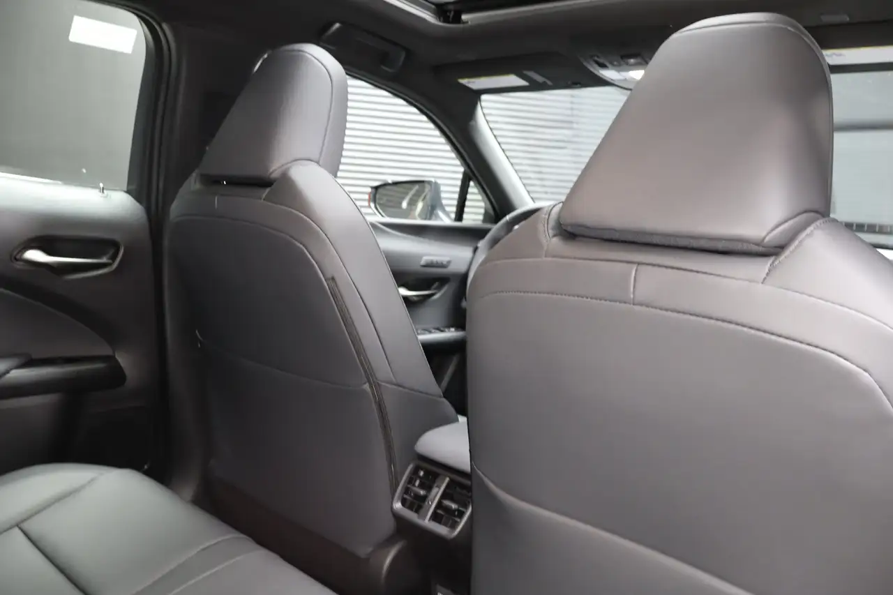 Lexus UX photo Lexus UX