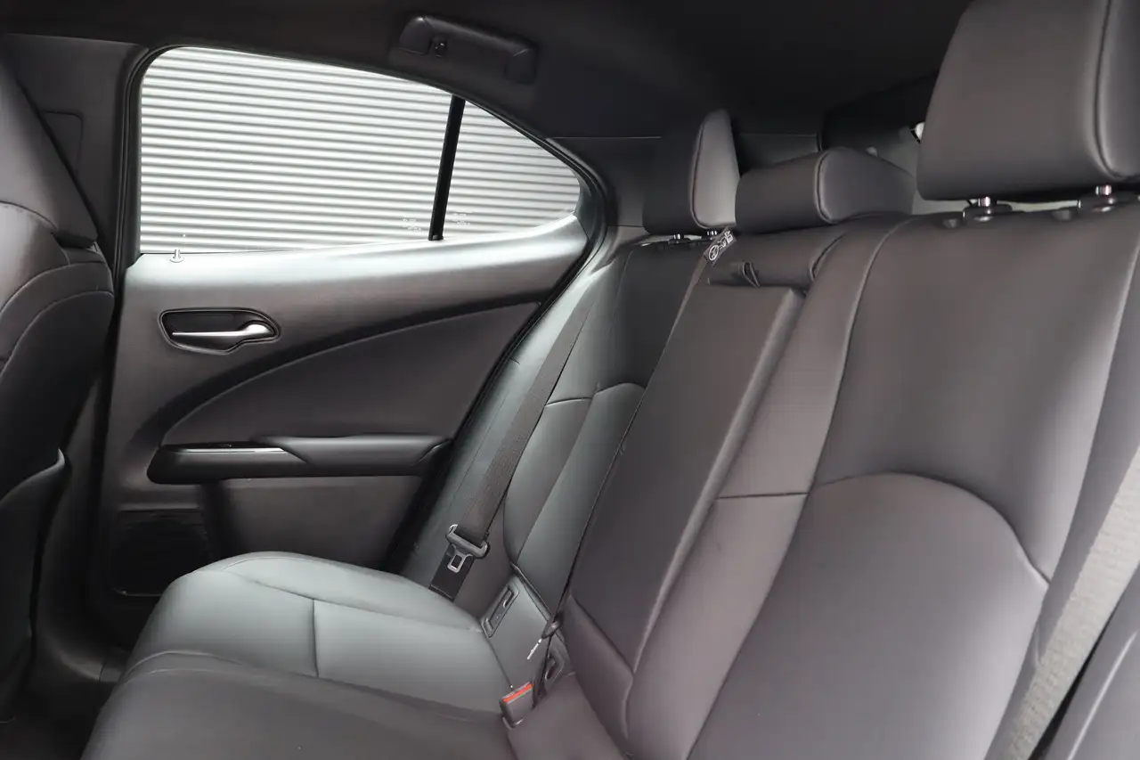 Lexus UX photo Lexus UX
