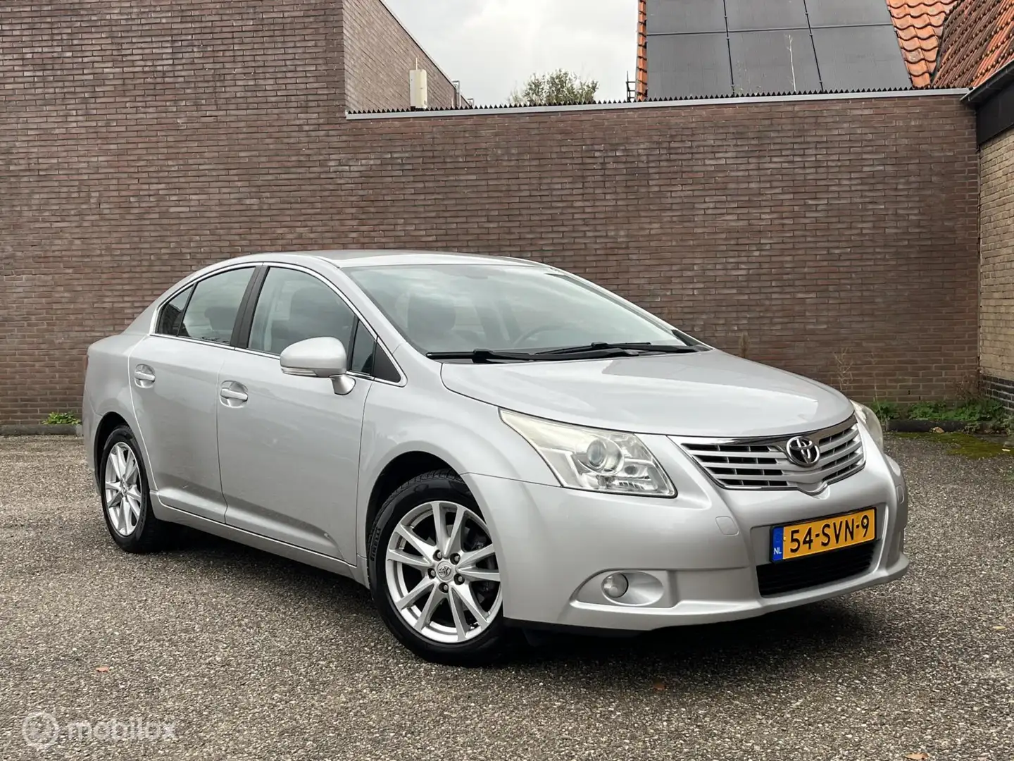 Toyota Avensis 1.8 VVT Org NL| Trekhaak| Camera| PDC| Dealer Gris - 2