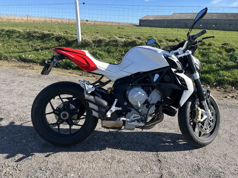 MV Agusta Brutale 800 - foto 3