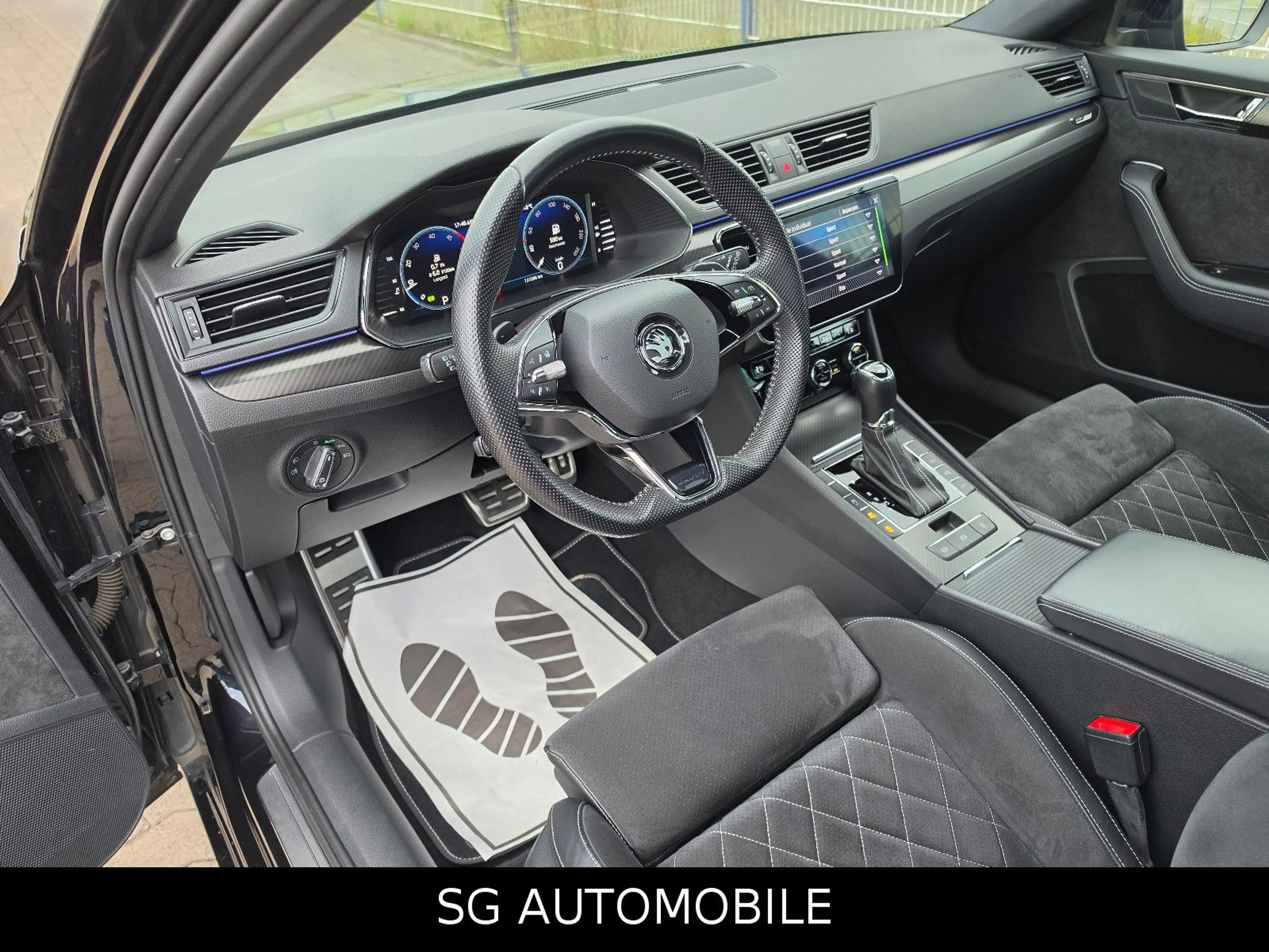 Skoda Superb Combi 2.0 TDI DSG Sportline 4x4 °AHK°PANO — photo 7