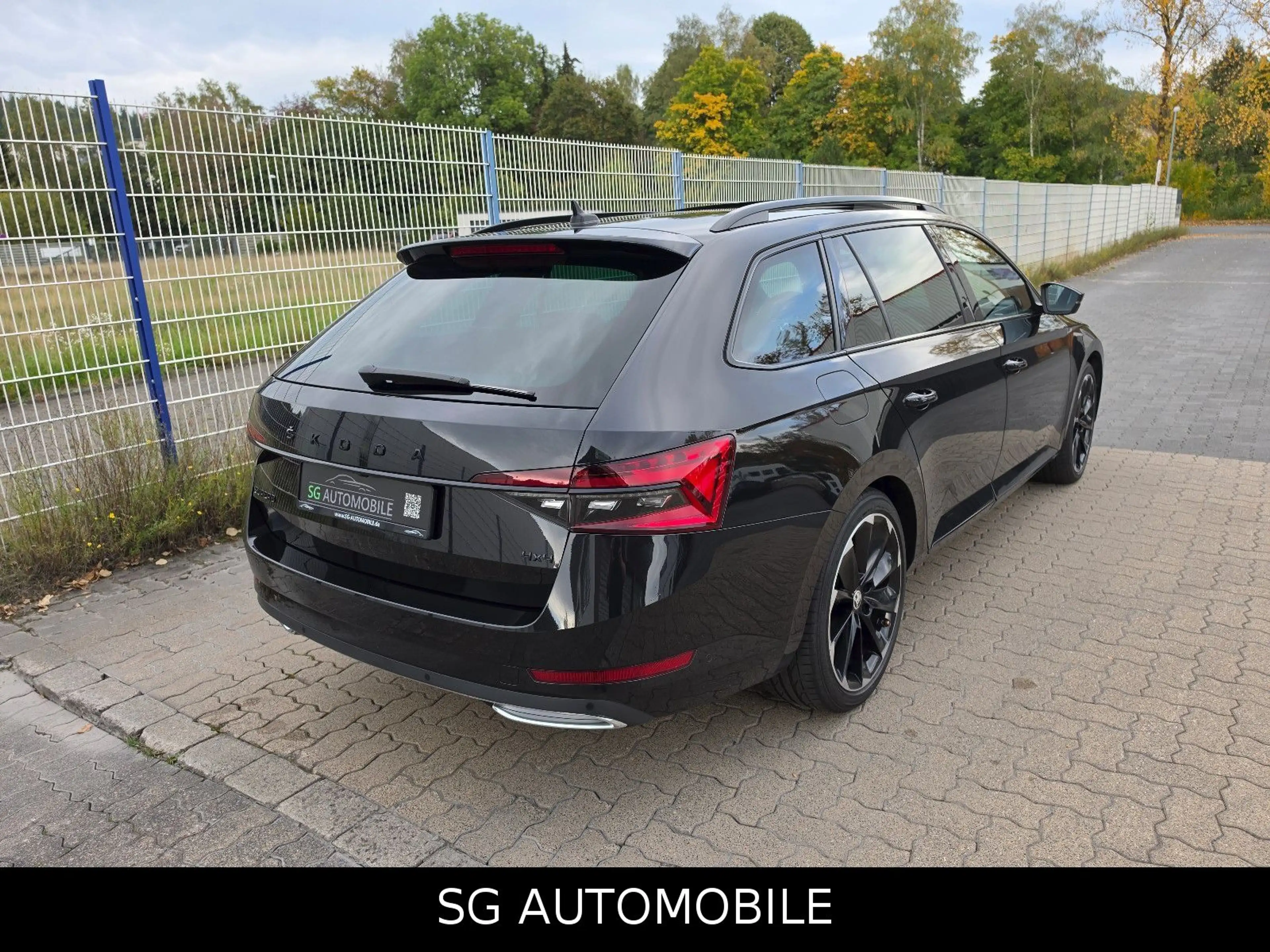 Skoda Superb Combi 2.0 TDI DSG Sportline 4x4 °AHK°PANO — photo 2