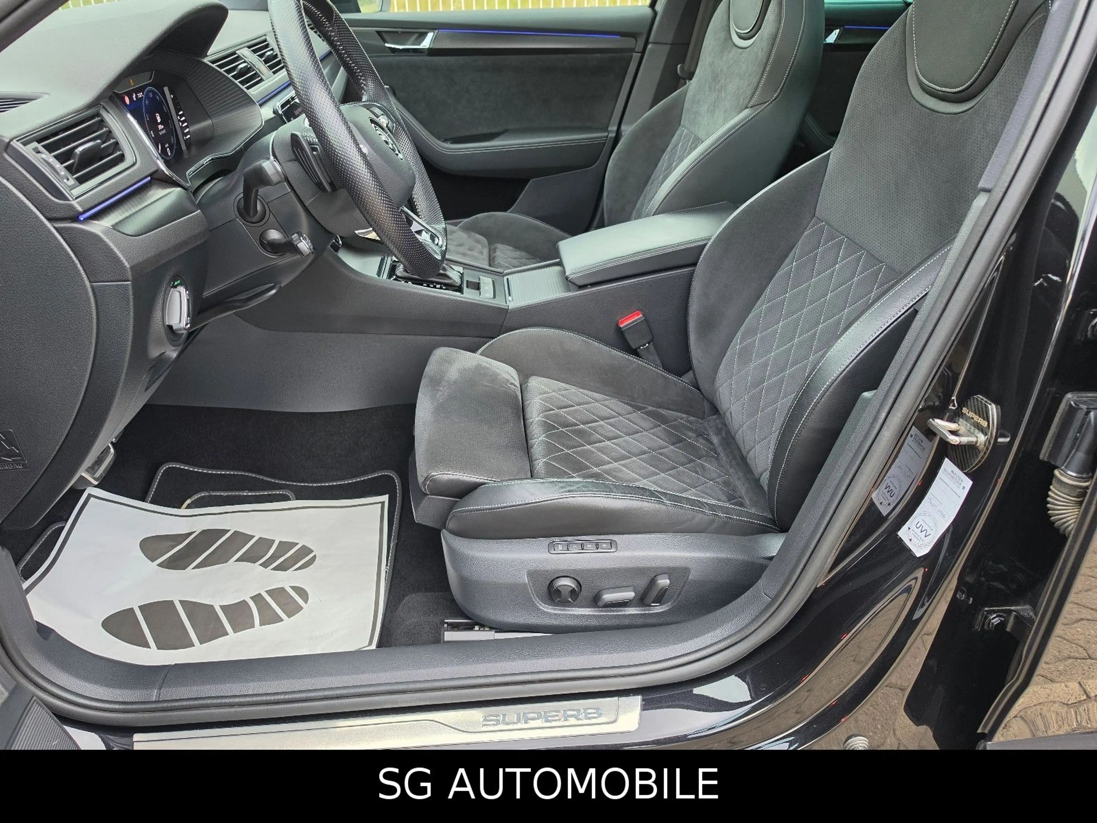 Skoda Superb Combi 2.0 TDI DSG Sportline 4x4 °AHK°PANO — photo 6