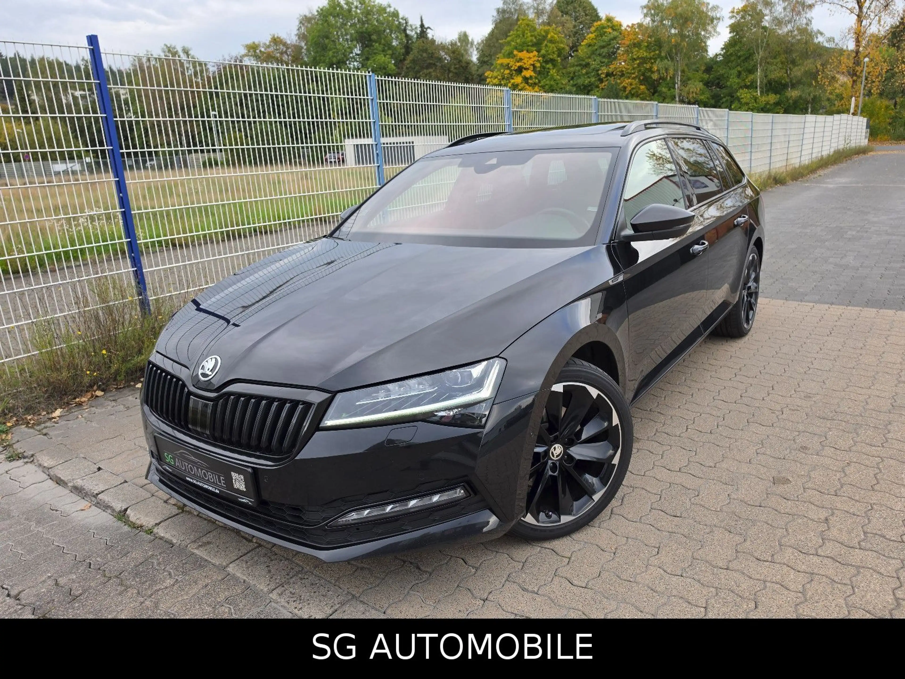 Skoda Superb Combi 2.0 TDI DSG Sportline 4x4 °AHK°PANO