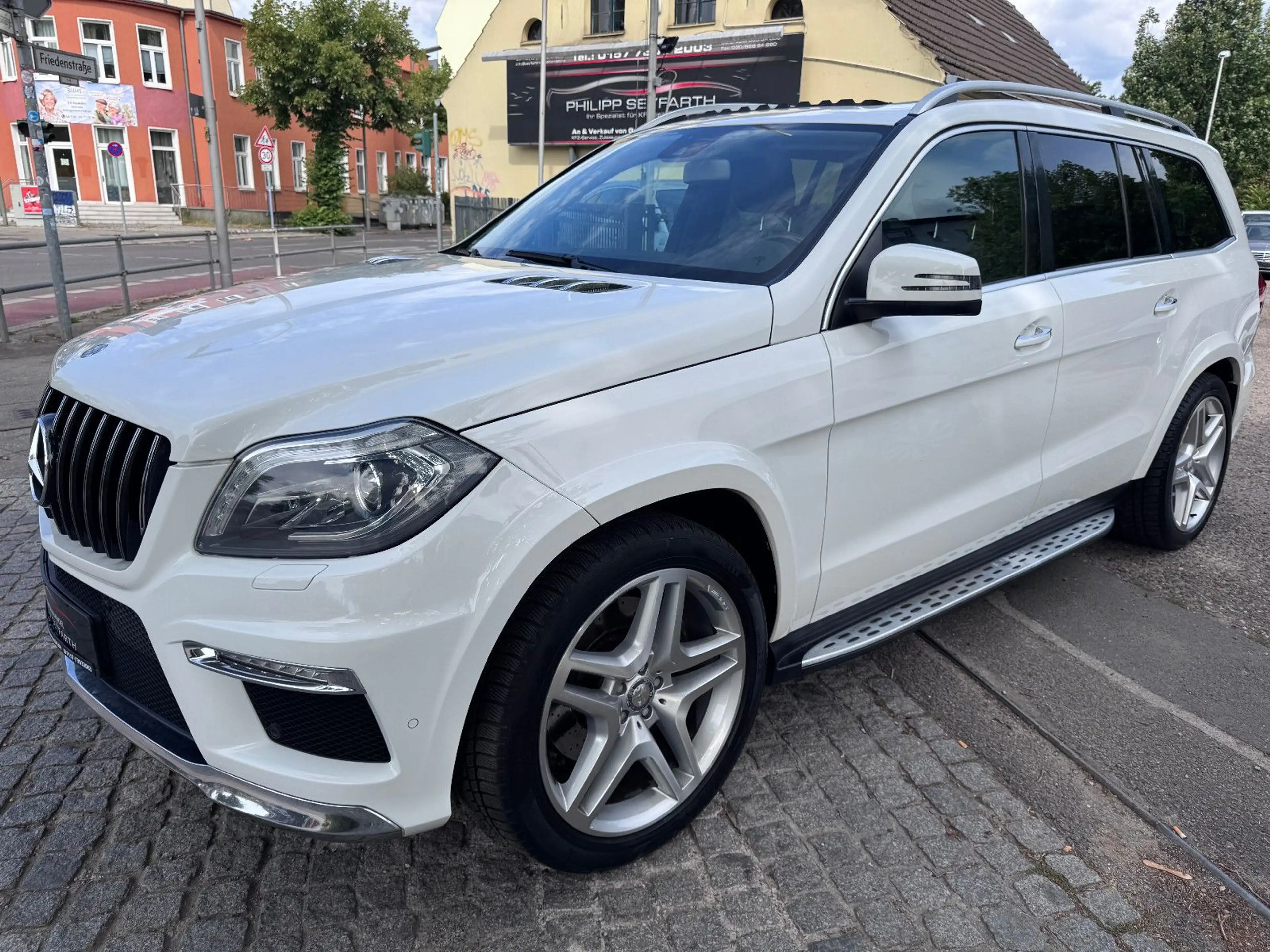 Mercedes-Benz GL 500 *AMG PAKET*H&K SOUND*360°*MASSAGE*