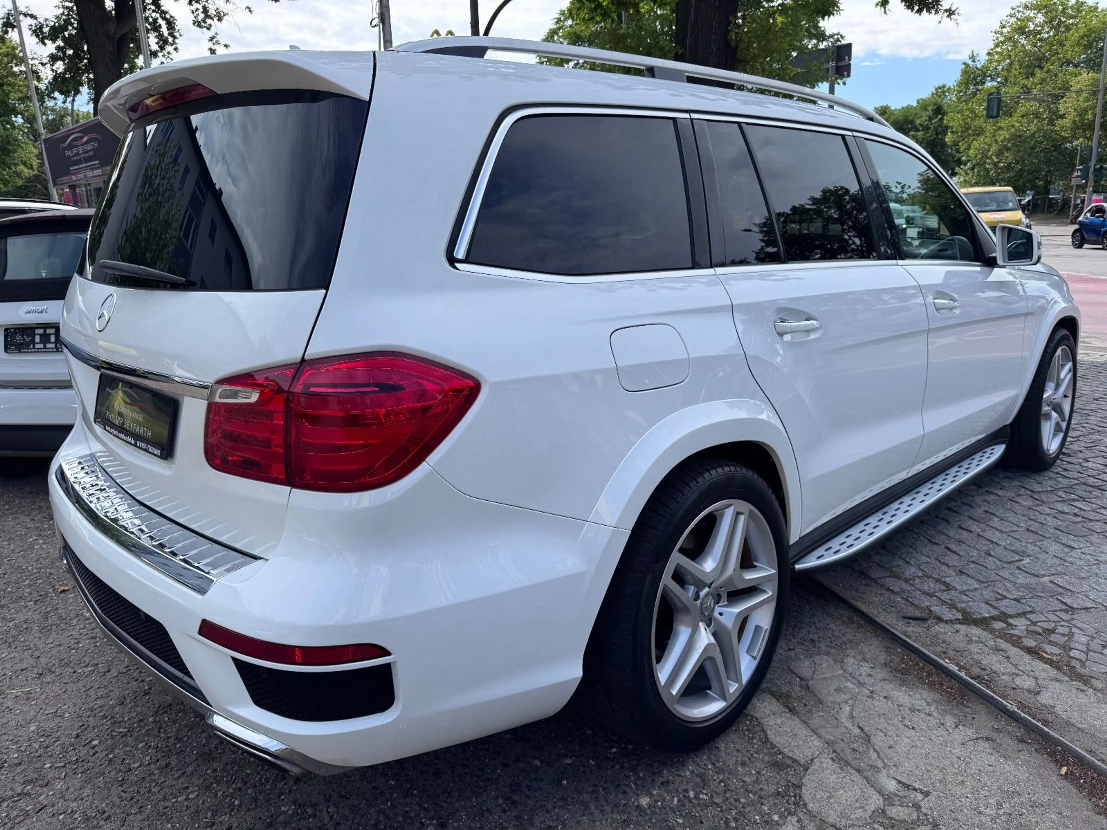 Mercedes-Benz GL 500 *AMG PAKET*H&K SOUND*360°*MASSAGE* — photo 3