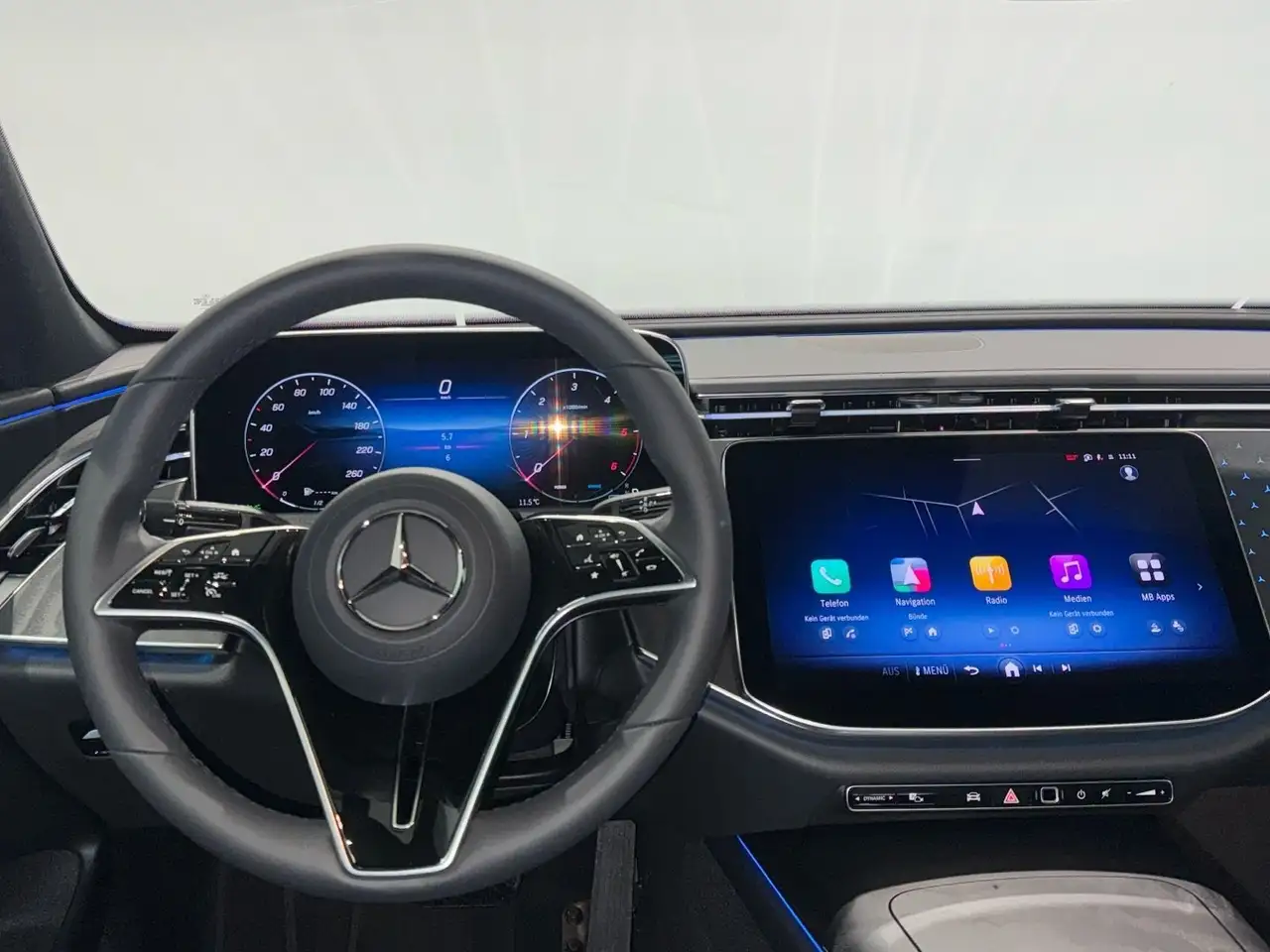 Mercedes-Benz E 200 d Avantgarde Night Edition Panorama 9
