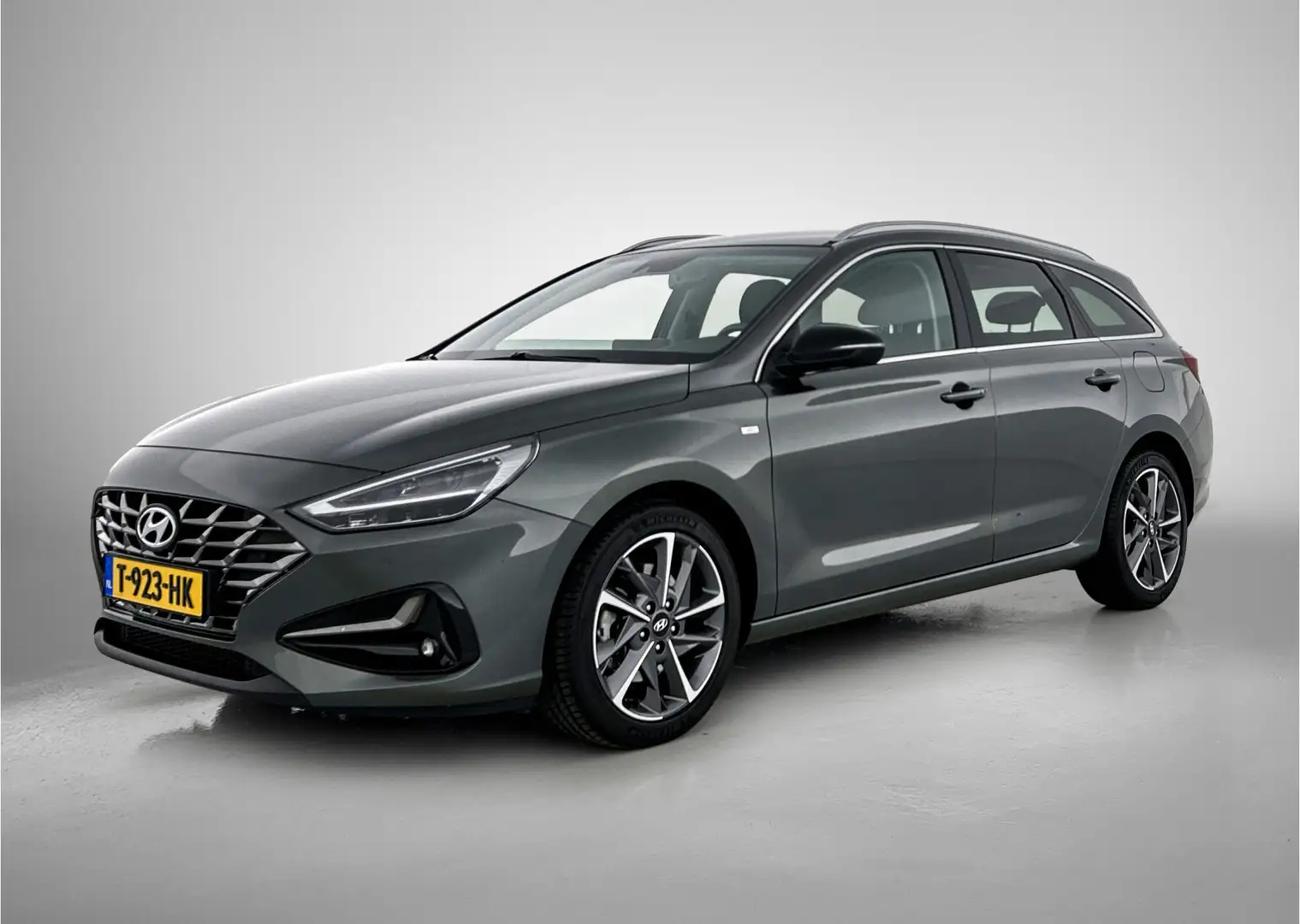 Hyundai i30 Wagon 1.5 T-GDi MHEV Premium | Navigatie | Camera Grijs - 1