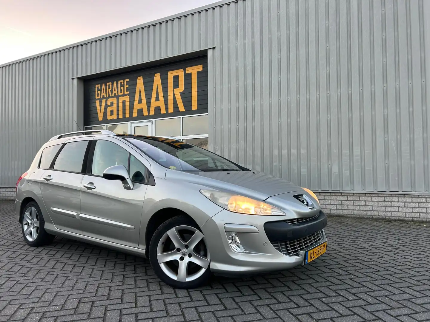 Peugeot 308 SW 1.6 THP XT | PANO DAK | | 7 PERSOONS | NAVI | A Grau - 1