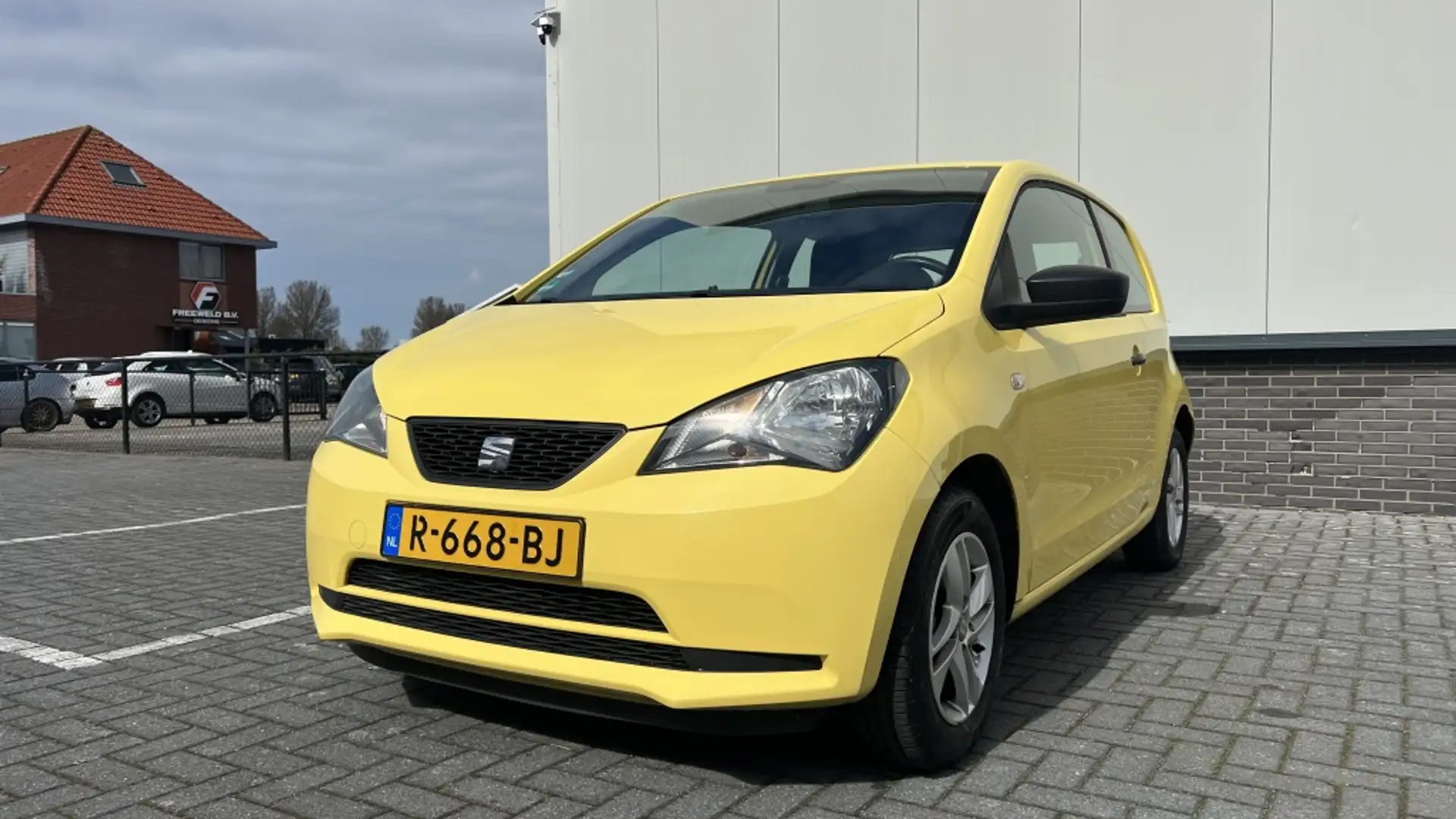 SEAT Mii 1.0 Style Chic Amarillo - 1