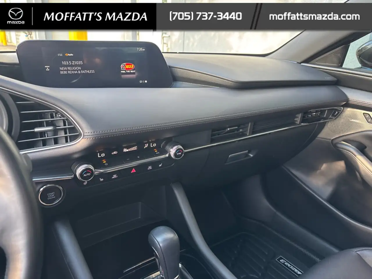 Mazda 3 снимка Mazda 3