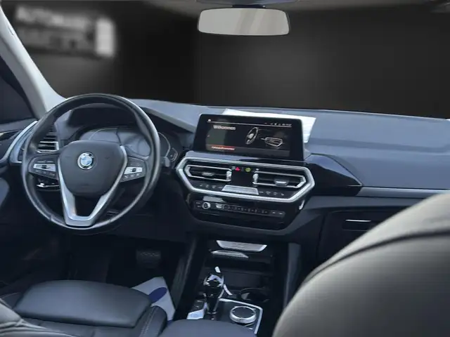 BMW X3 view 14