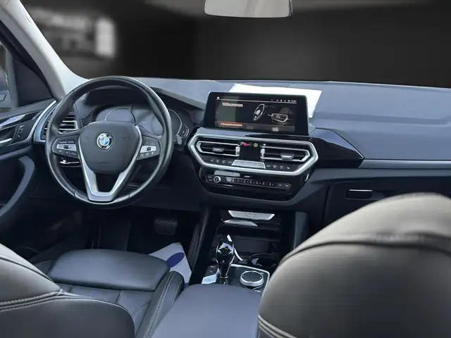 BMW X3 view 13