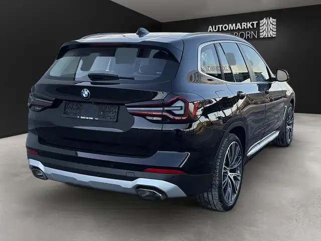BMW X3 view 8