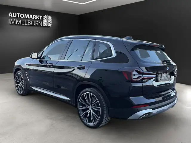 BMW X3 view 5