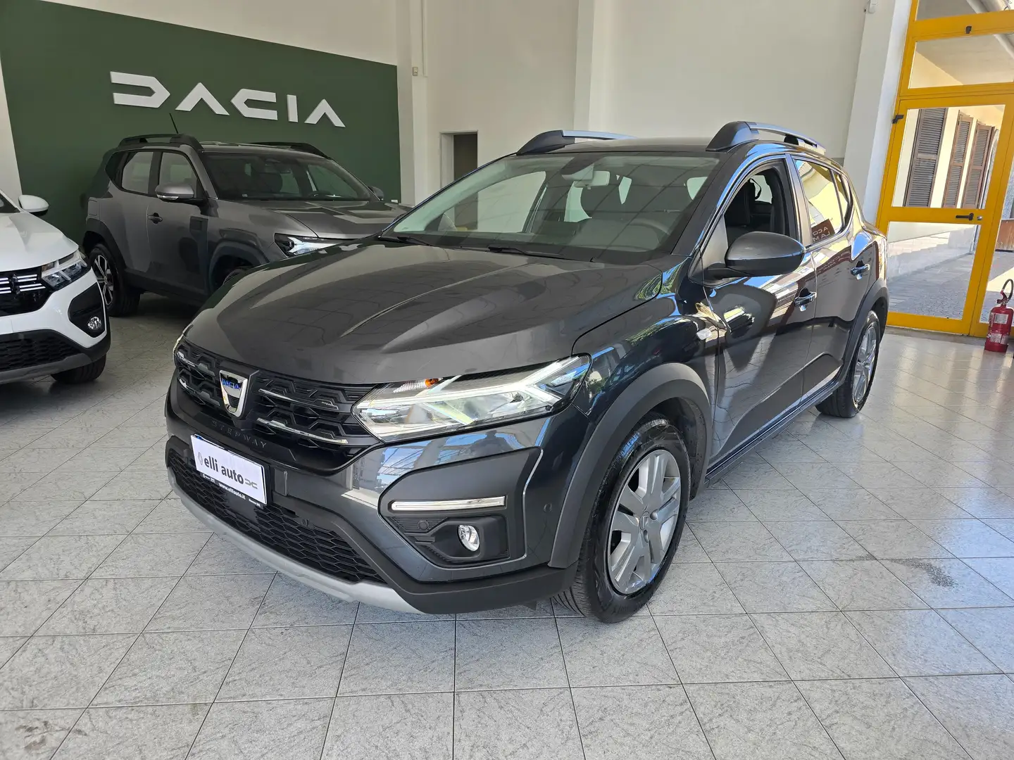 Dacia Sandero Stepway 1.0 tce Comfort Eco-g 100cv Gris - 1