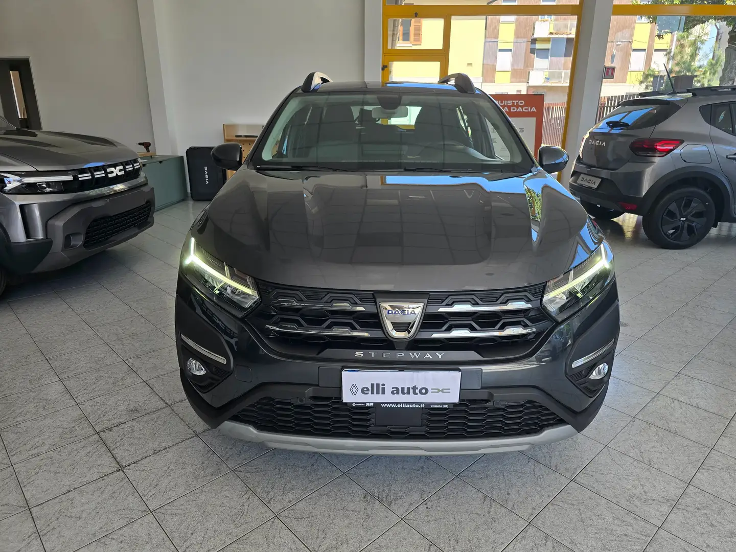 Dacia Sandero Stepway 1.0 tce Comfort Eco-g 100cv Gris - 2