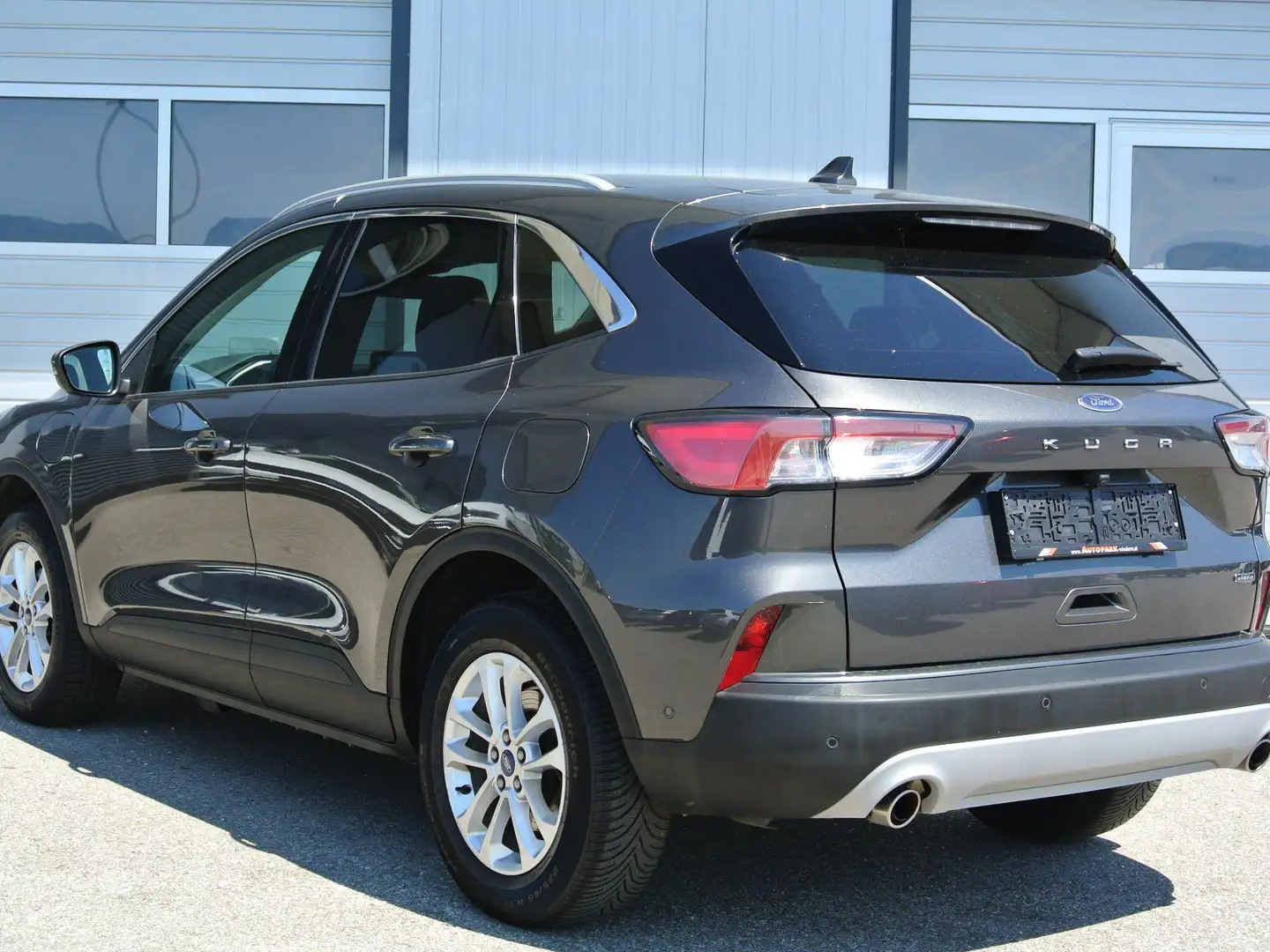 Ford Kuga 2.5 PHEV X Plug-In Hybrid Aut. TITANIUM Grau - 2