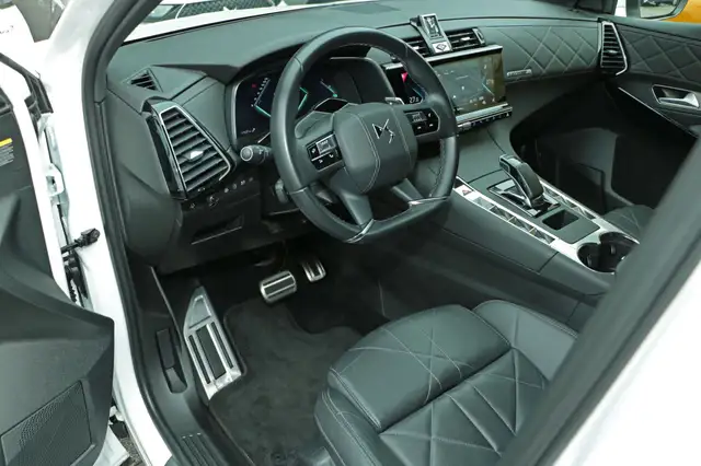 DS Automobiles DS 7 Crossback view 10