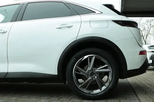 DS Automobiles DS 7 Crossback view 5