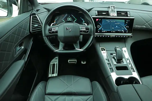 DS Automobiles DS 7 Crossback view 11