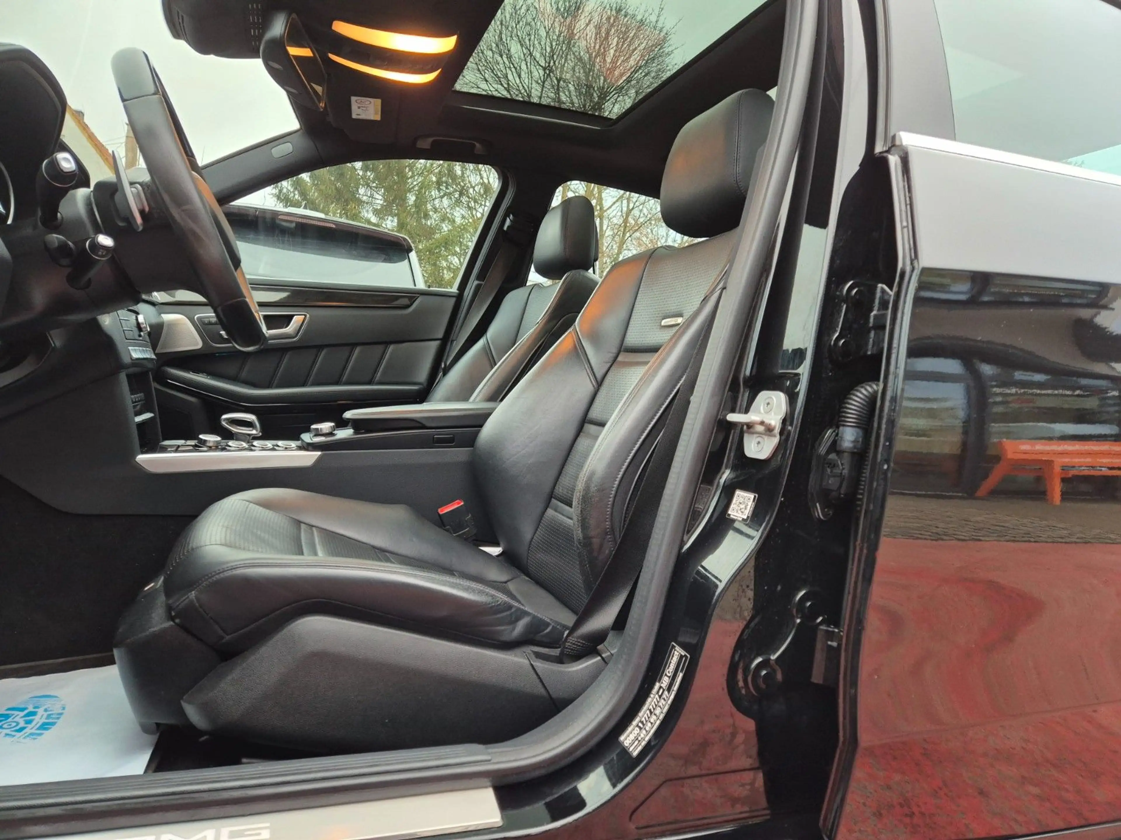 Mercedes-Benz E 63 AMG 4Matic Lim.Pano/Kam/LED — photo 14